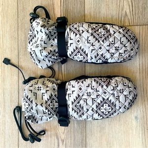 Dakine Women’s Snowboard/Ski Mittens. Size Medium